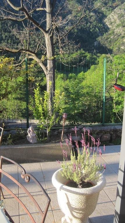 La Trobada Hotel Escaro Екстериор снимка